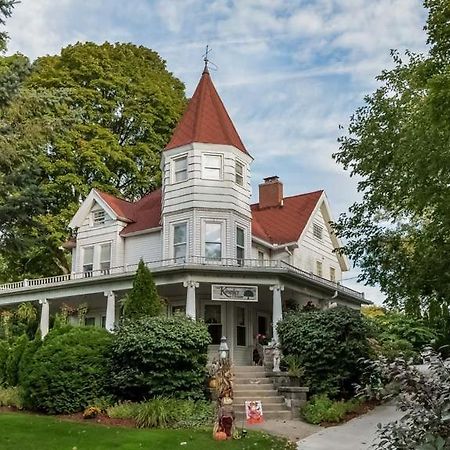Kingsley House Bed & Breakfast - Full Home Fennville 외부 사진