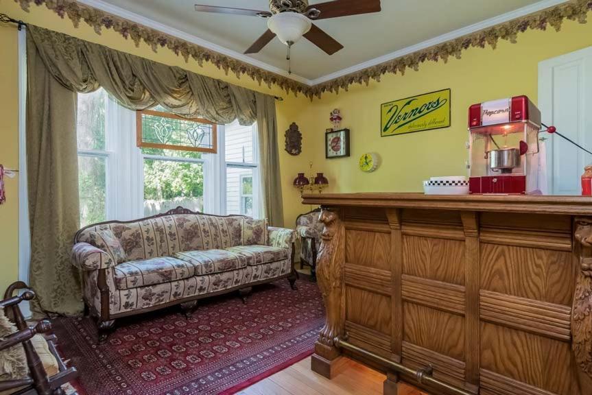 Kingsley House Bed & Breakfast - Full Home Fennville 외부 사진