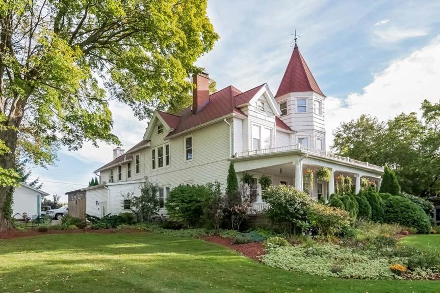 Kingsley House Bed & Breakfast - Full Home Fennville 외부 사진