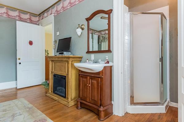 Kingsley House Bed & Breakfast - Full Home Fennville 외부 사진