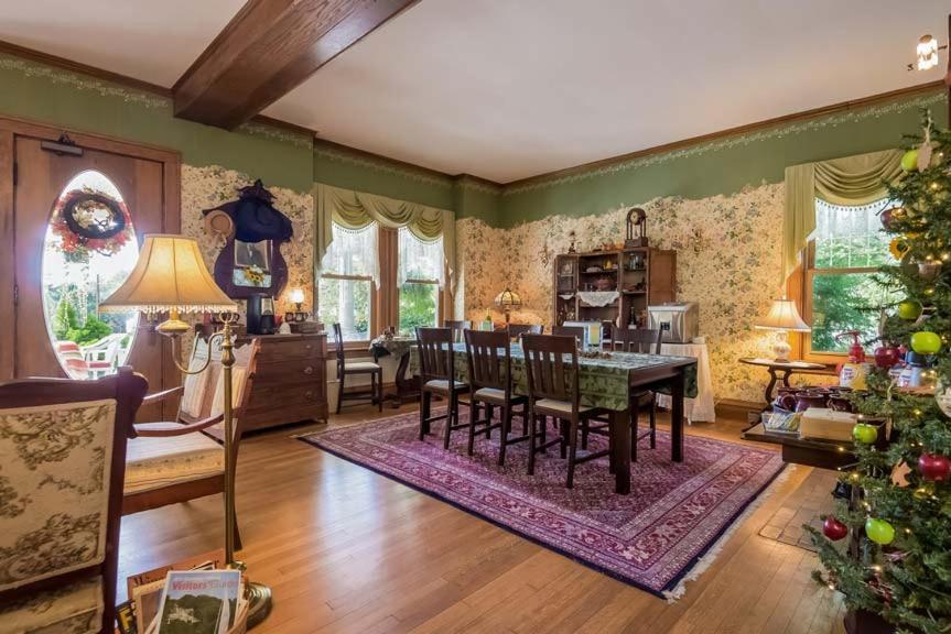 Kingsley House Bed & Breakfast - Full Home Fennville 외부 사진