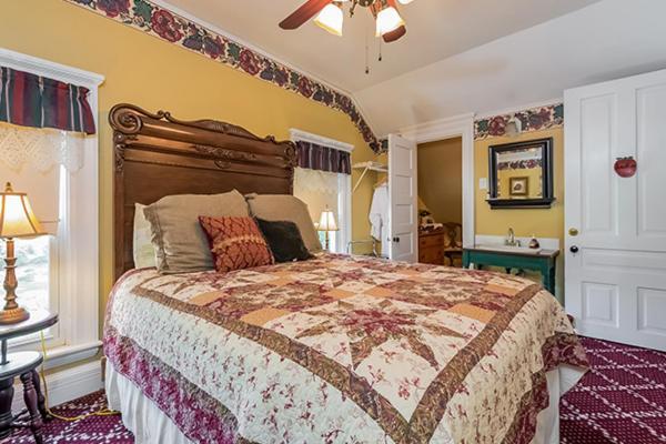 Kingsley House Bed & Breakfast - Full Home Fennville 외부 사진