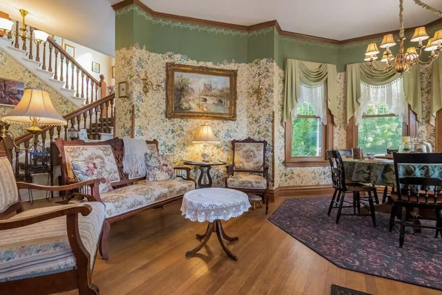 Kingsley House Bed & Breakfast - Full Home Fennville 외부 사진