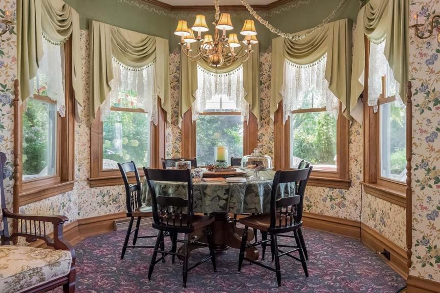 Kingsley House Bed & Breakfast - Full Home Fennville 외부 사진